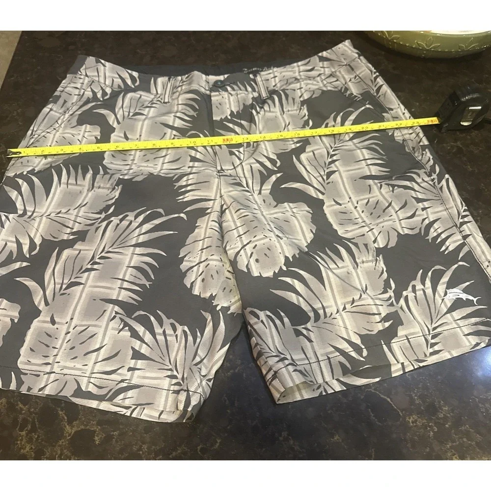 Tommy Bahama Mens Hybrid Board Shorts 36 Grey Tropical Palm Leaf Plaid Swim Surf